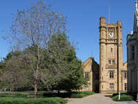 墨尔本大学 
